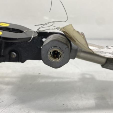 Pretensionneur de ceinture avant droit VOLVO V 40 1