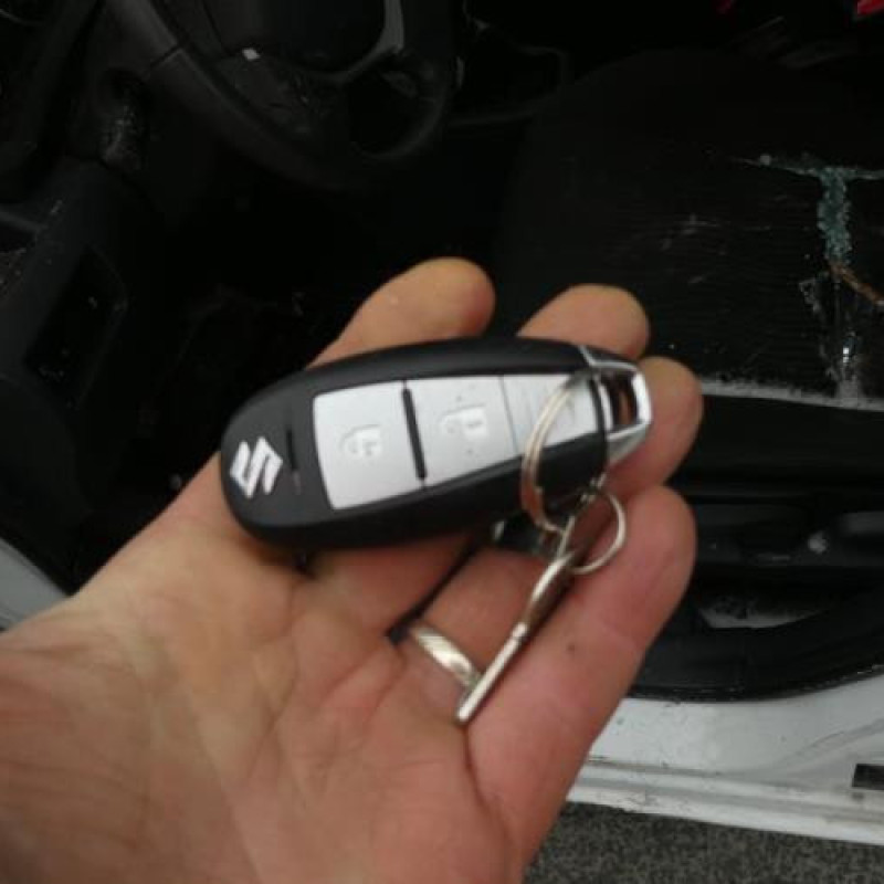 Pretensionneur de ceinture avant droit SUZUKI SWIFT 4 Photo n°14