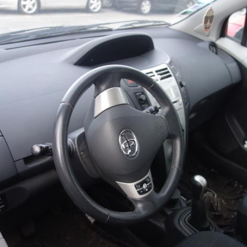 Serrure arriere gauche TOYOTA YARIS 2 Photo n°8
