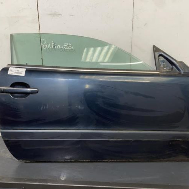 Porte avant droit MERCEDES CLASSE CLK 208 Photo n°1