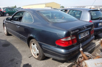 Porte avant droit MERCEDES CLASSE CLK 208
