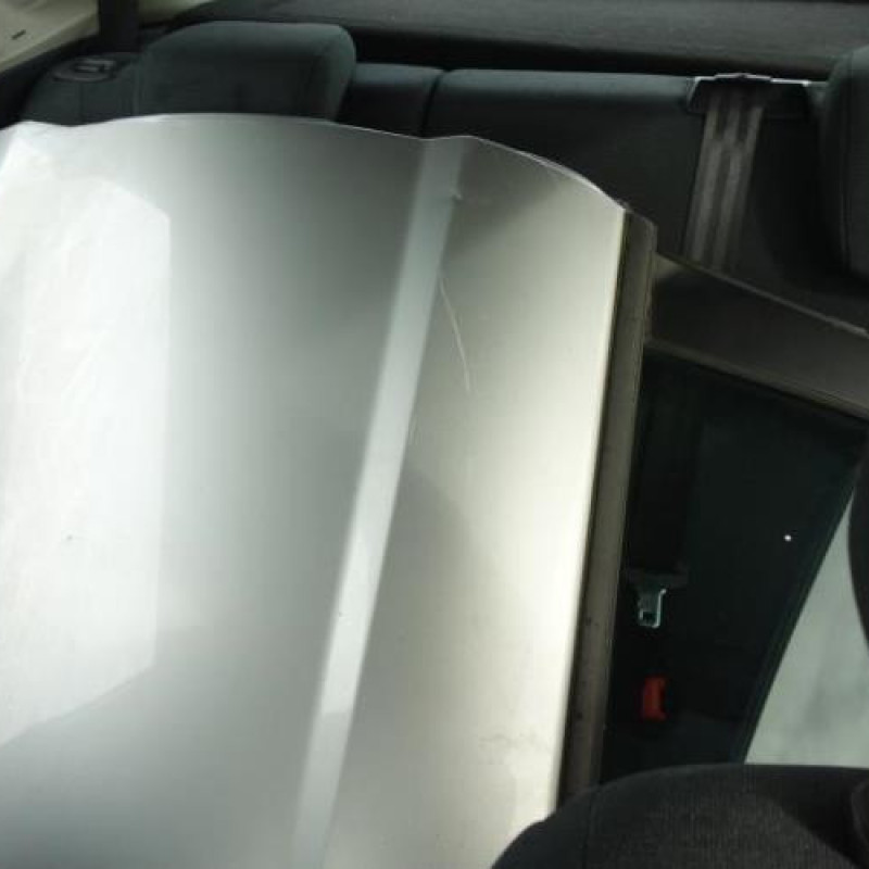 Verin de coffre FORD FIESTA 6 Photo n°8