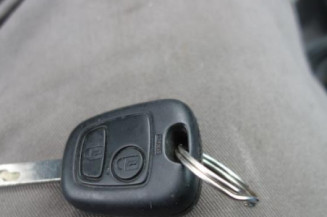 Serrure avant droit CITROEN C2