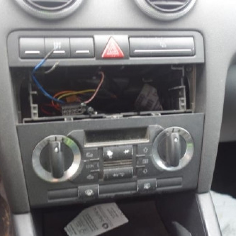 Porte avant droit AUDI A3 2 Photo n°10