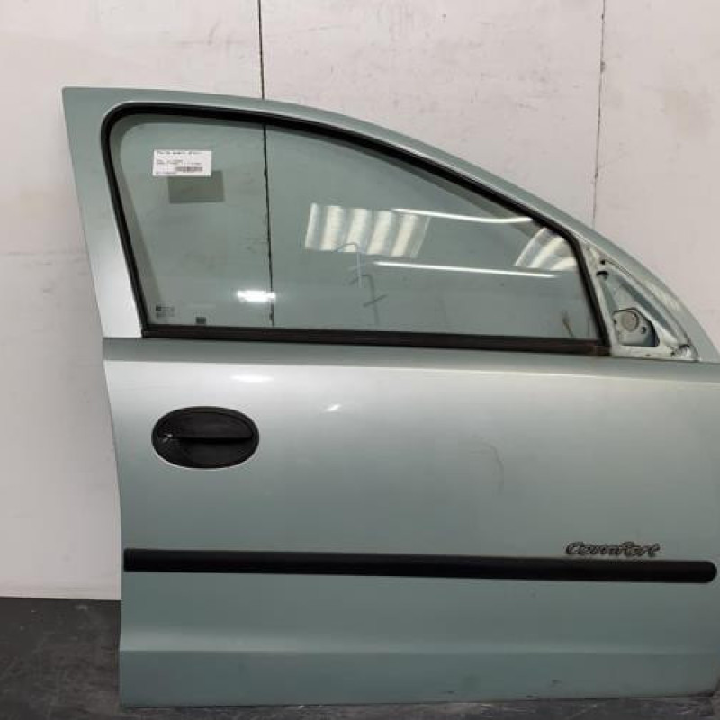 Porte avant droit OPEL CORSA C Photo n°1