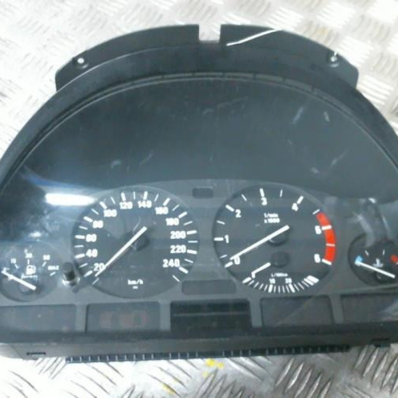 Compteur BMW SERIE 5 E39 Photo n°1