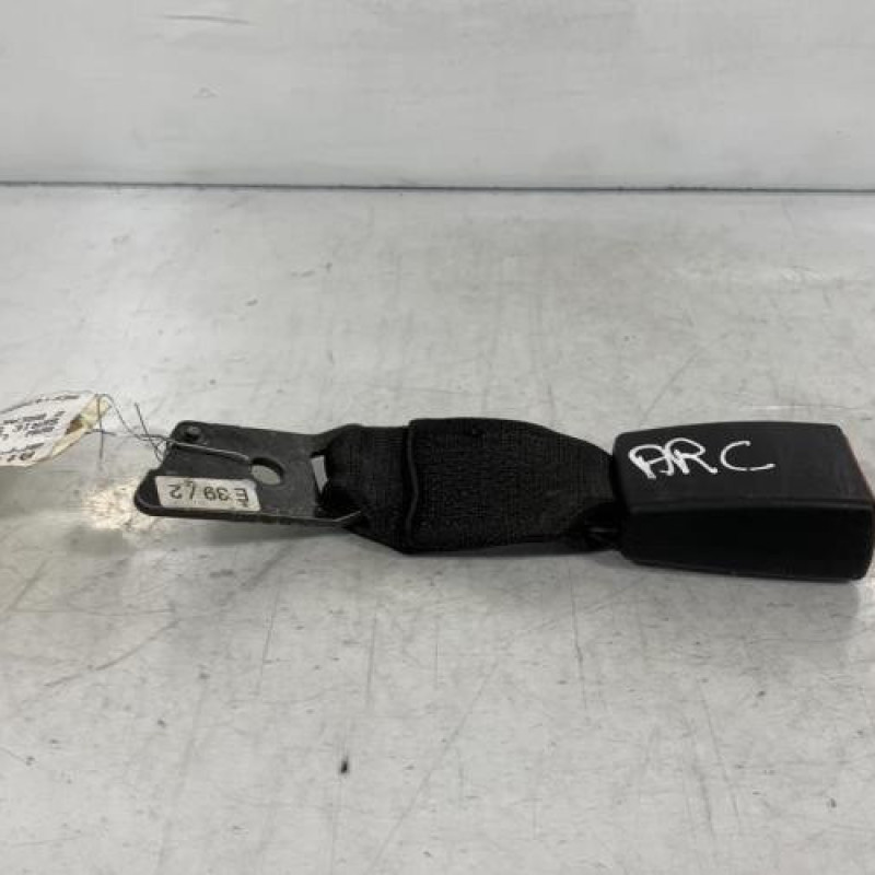 Attache ceinture arriere centrale BMW SERIE 5 E39 Photo n°3