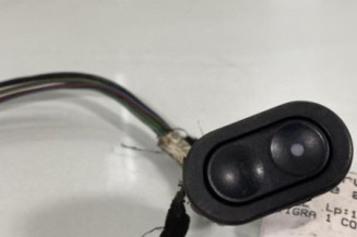 Interrupteur de leve vitre avant droit OPEL TIGRA 1