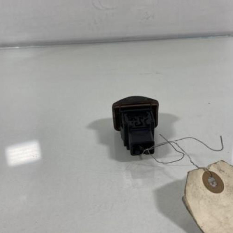 Bouton de warning NISSAN NOTE 1 Photo n°3