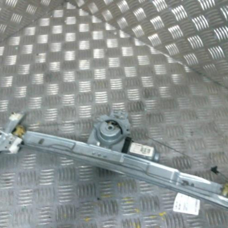 Leve vitre electrique avant droit PEUGEOT 207 Photo n°1