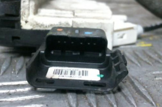 Serrure avant droit PEUGEOT 308 1