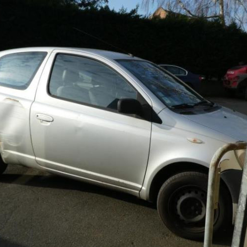 Feu arriere principal droit (feux) TOYOTA YARIS 1 Photo n°4