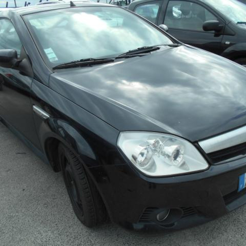 Malle/Hayon arriere OPEL TIGRA 2 Photo n°5