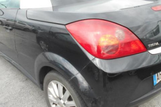 Malle/Hayon arriere OPEL TIGRA 2