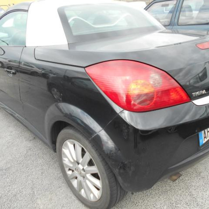 Malle/Hayon arriere OPEL TIGRA 2 Photo n°7