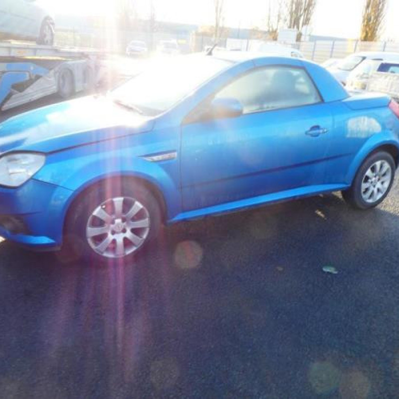 Malle/Hayon arriere OPEL TIGRA 2 Photo n°3