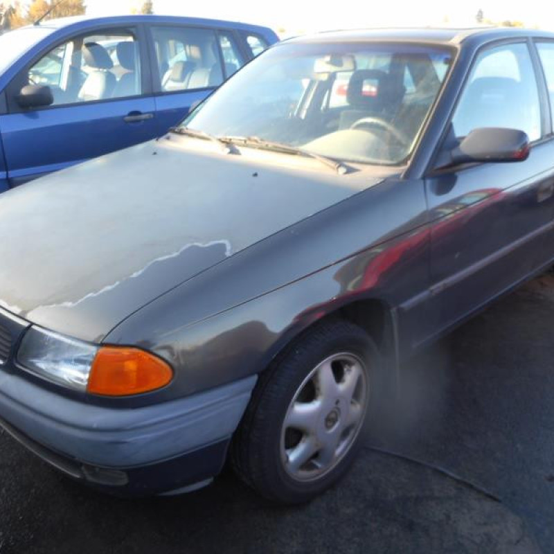 Malle/Hayon arriere OPEL ASTRA F Photo n°3