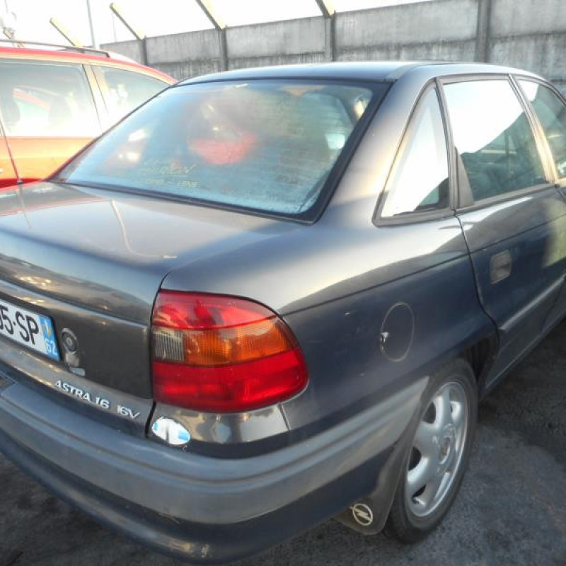 Malle/Hayon arriere OPEL ASTRA F Photo n°5