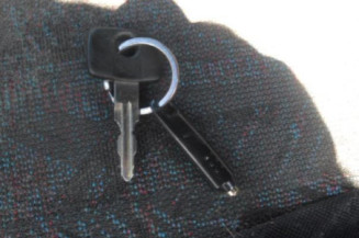 Serrure avant droit OPEL ASTRA F