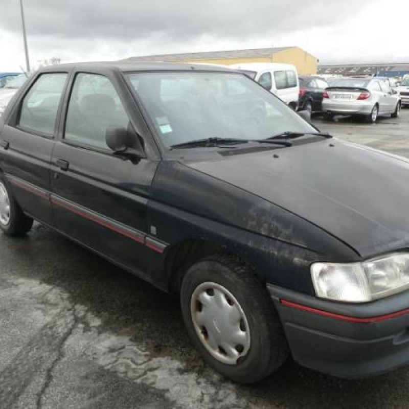 Malle/Hayon arriere FORD ORION 2 Photo n°4