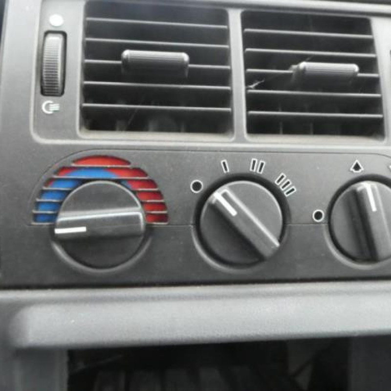 Malle/Hayon arriere FORD ORION 2 Photo n°9