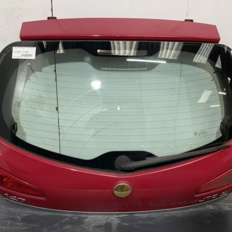 Malle/Hayon arriere ALFA ROMEO 147 Photo n°1