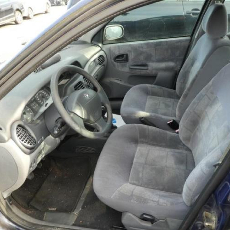 Malle/Hayon arriere RENAULT MEGANE 1 Photo n°8