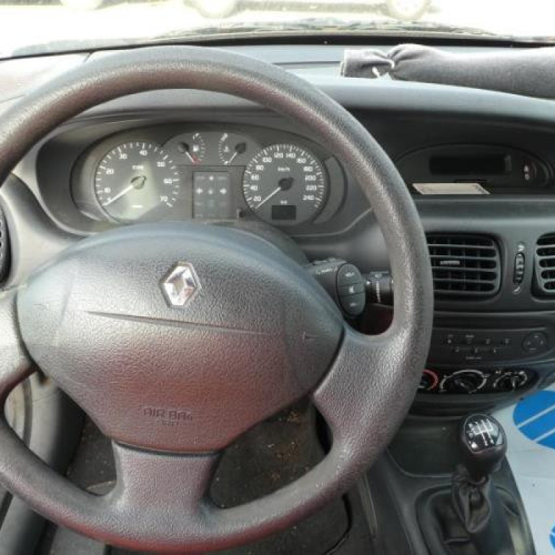 Malle/Hayon arriere RENAULT MEGANE 1 Photo n°10
