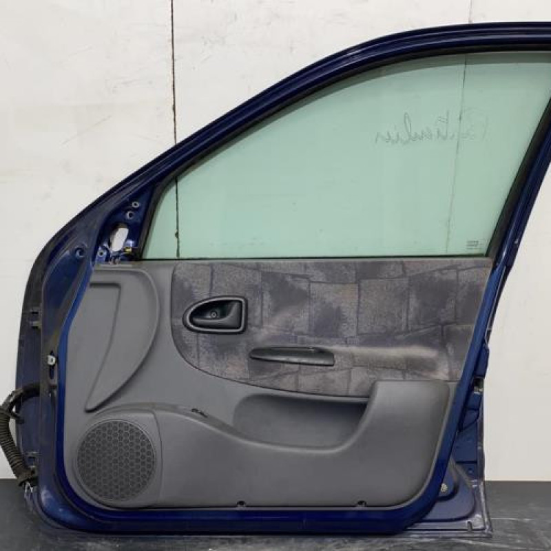Porte avant droit RENAULT MEGANE 1 Photo n°2