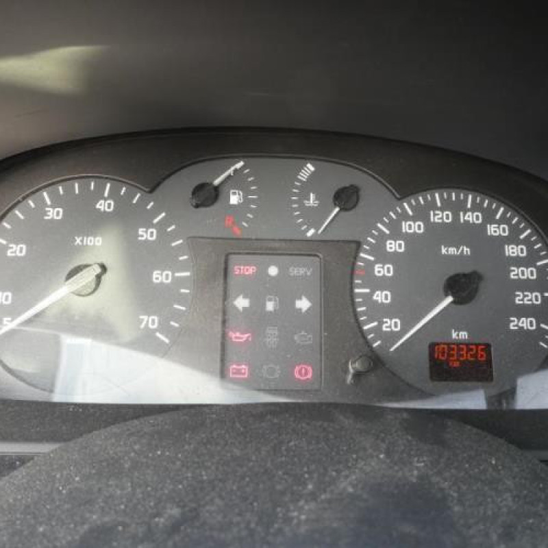 Porte avant droit RENAULT MEGANE 1 Photo n°12