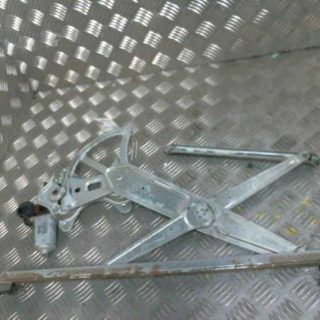 Leve vitre electrique avant droit TOYOTA COROLLA VERSO 1 Photo n°1