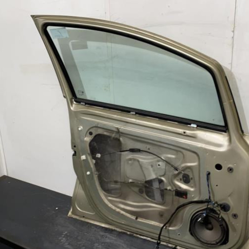 Porte avant gauche OPEL CORSA D Photo n°3