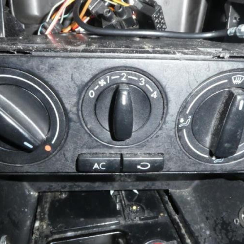 Porte avant droit VOLKSWAGEN GOLF 4 Photo n°8