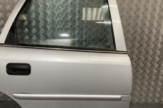 Porte arriere droit OPEL VECTRA B Photo n°1