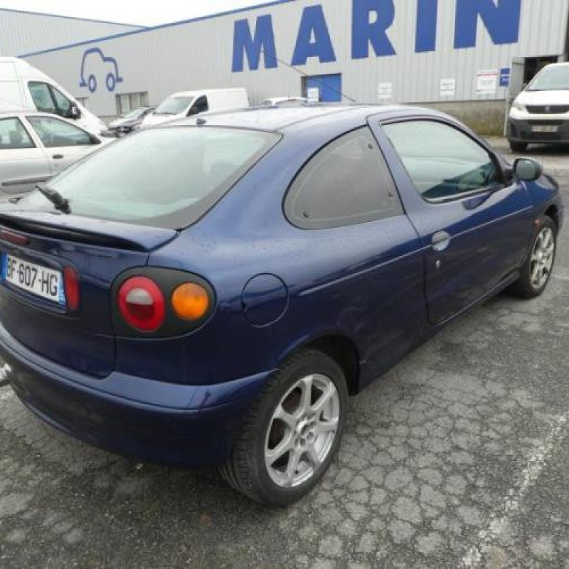 Malle/Hayon arriere RENAULT MEGANE 1 Photo n°5