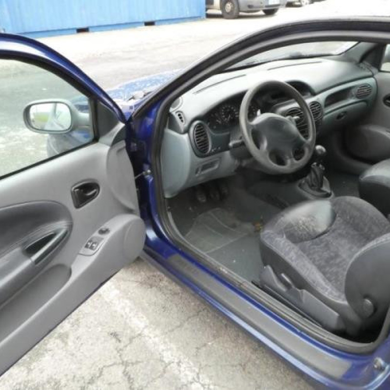 Malle/Hayon arriere RENAULT MEGANE 1 Photo n°7