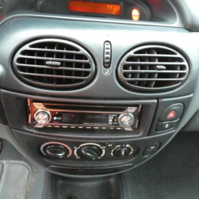 Malle/Hayon arriere RENAULT MEGANE 1 Photo n°11