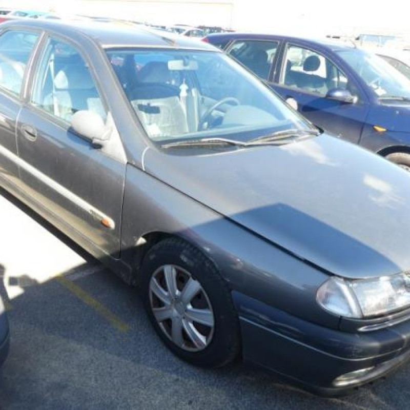 Feu arriere principal droit (feux) RENAULT LAGUNA 1 Photo n°4