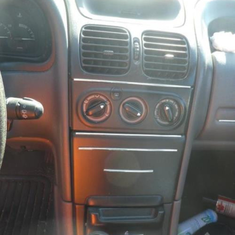 Porte arriere gauche RENAULT LAGUNA 1 Photo n°8