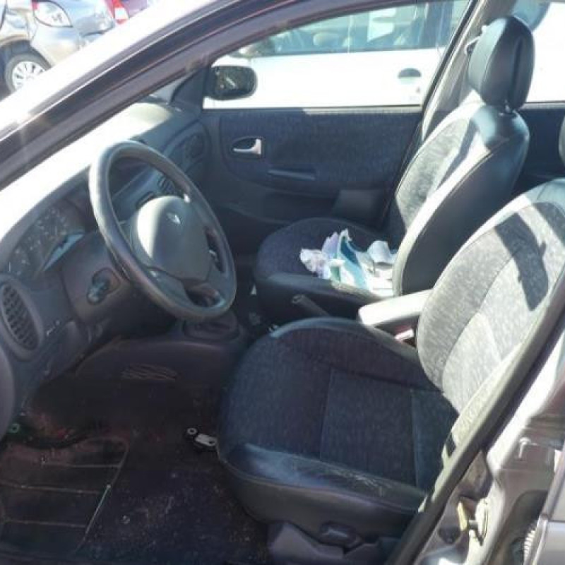 Feu arriere principal gauche (feux) RENAULT MEGANE 1 Photo n°7