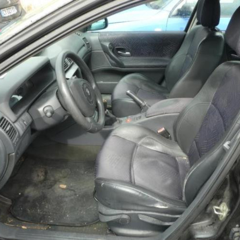 Pare choc avant RENAULT LAGUNA 2 Photo n°11