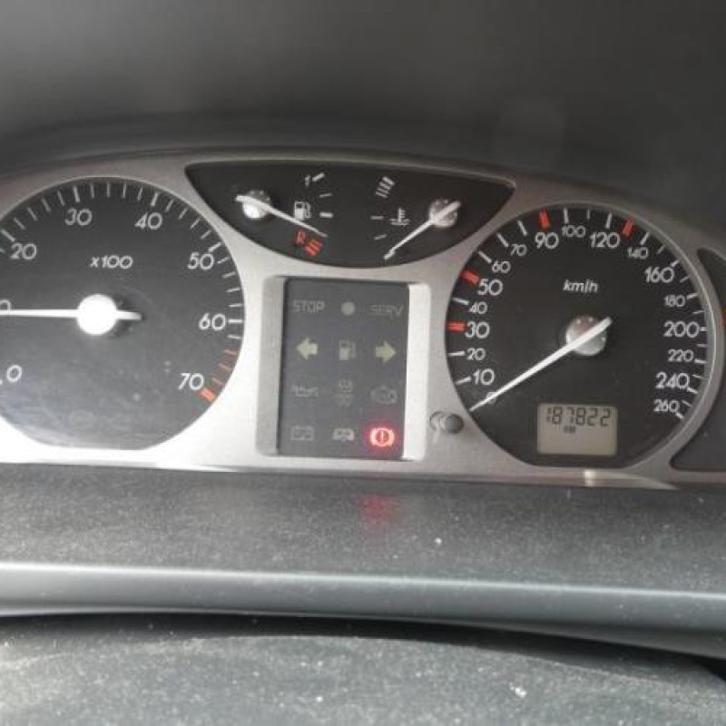 Pare choc avant RENAULT LAGUNA 2 Photo n°16