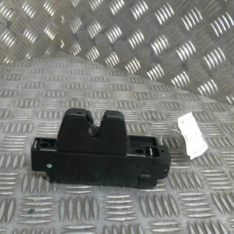 Serrure de coffre PEUGEOT 607 Photo n°2