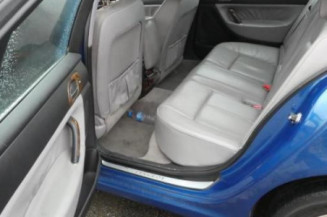 Serrure de coffre PEUGEOT 607