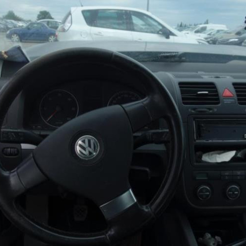 Feu arriere secondaire droit (feux) VOLKSWAGEN GOLF 5 Photo n°12