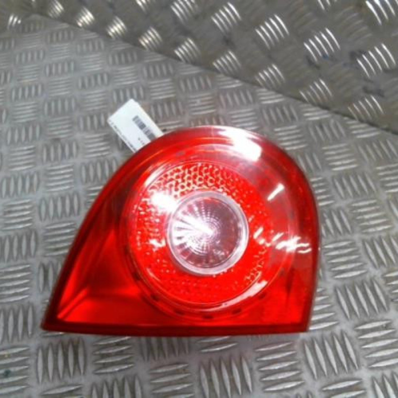 Feu arriere secondaire gauche (feux) VOLKSWAGEN GOLF 5 Photo n°1