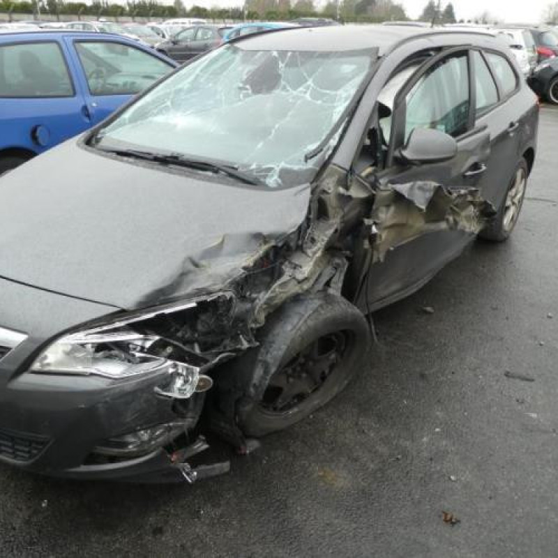 Ceinture arriere gauche OPEL ASTRA J SPORTS Photo n°4