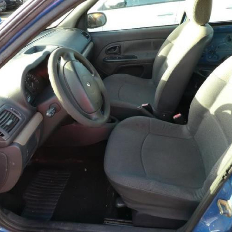 Porte arriere gauche RENAULT CLIO 2 Photo n°10