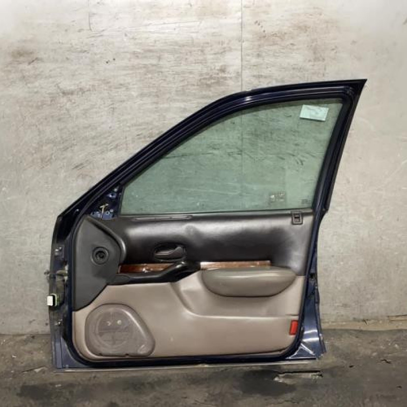 Porte avant droit RENAULT SAFRANE Photo n°3
