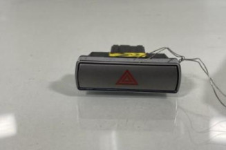 Bouton de warning FORD MONDEO 3 Photo n°1